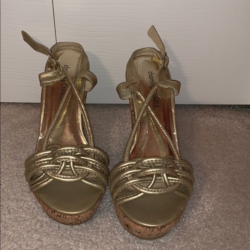 Gold wedges
